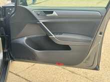 Volkswagen Golf TSI EVO SE Nav 