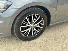 Volkswagen Golf TSI EVO SE Nav 
