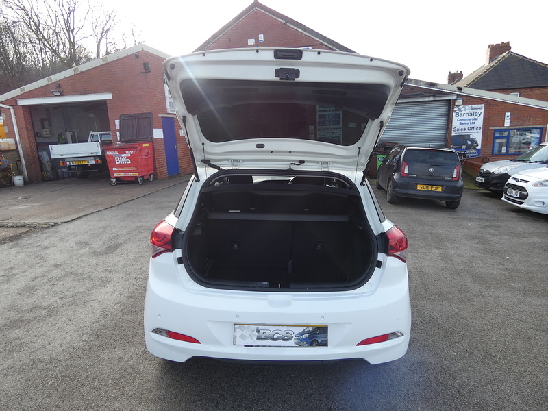 Hyundai 2018 18 HYUNDAI I20 1.4CRDI SE 5 DOOR HATCH STUNNING CAR