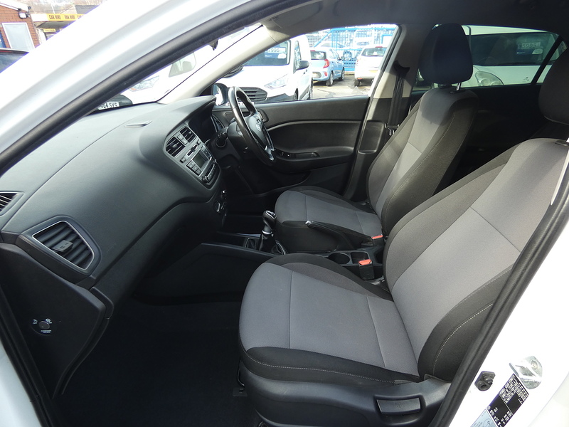 Hyundai 2018 18 HYUNDAI I20 1.4CRDI SE 5 DOOR HATCH STUNNING CAR