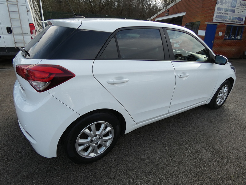Hyundai 2018 18 HYUNDAI I20 1.4CRDI SE 5 DOOR HATCH STUNNING CAR