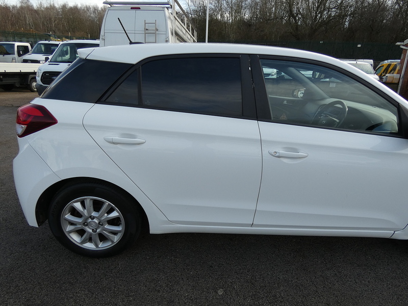 Hyundai 2018 18 HYUNDAI I20 1.4CRDI SE 5 DOOR HATCH STUNNING CAR