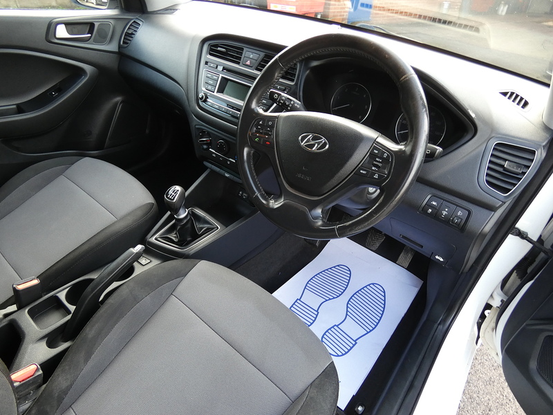 Hyundai 2018 18 HYUNDAI I20 1.4CRDI SE 5 DOOR HATCH STUNNING CAR