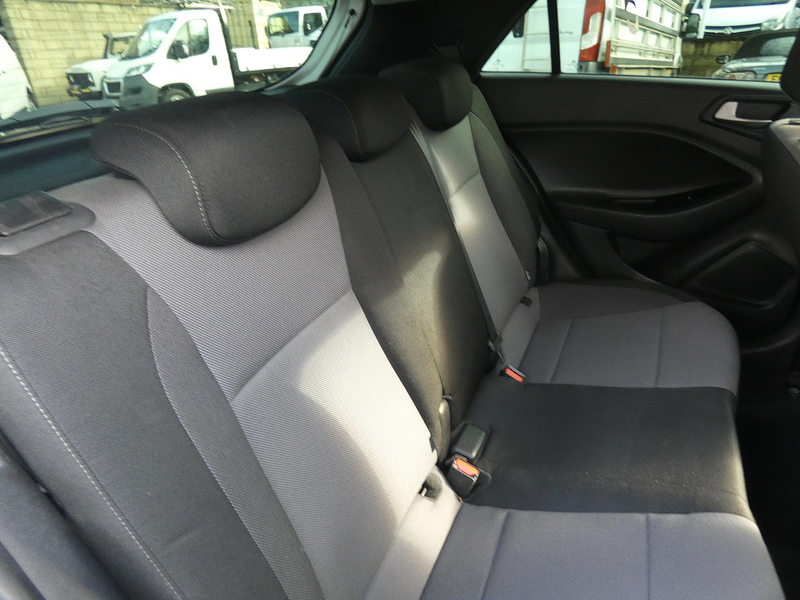 Hyundai 2018 18 HYUNDAI I20 1.4CRDI SE 5 DOOR HATCH STUNNING CAR