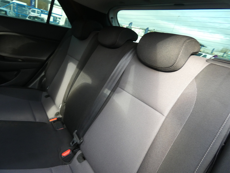 Hyundai 2018 18 HYUNDAI I20 1.4CRDI SE 5 DOOR HATCH STUNNING CAR