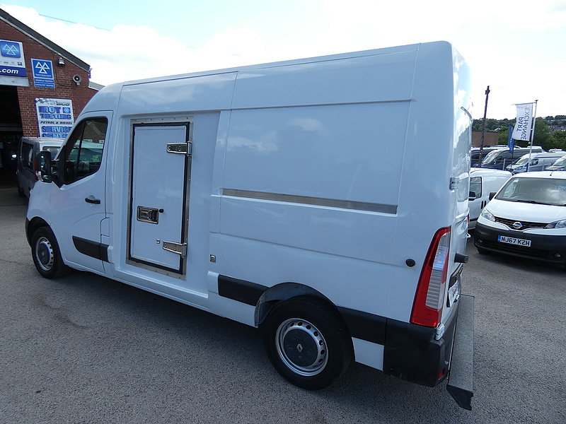 Renault 2015 64 RENAULT MASTER 2.3DCI MWB DUAL COMPARTMENT FREEZER CHILLER THERMO KING