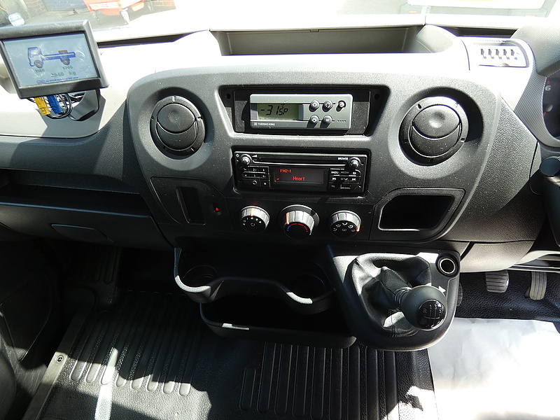 Renault 2015 64 RENAULT MASTER 2.3DCI MWB DUAL COMPARTMENT FREEZER CHILLER THERMO KING