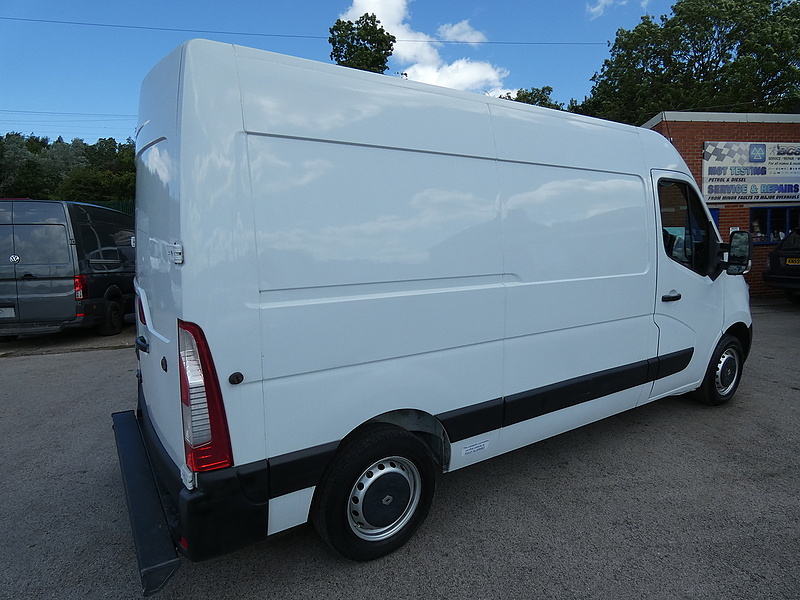 Renault 2015 64 RENAULT MASTER 2.3DCI MWB DUAL COMPARTMENT FREEZER CHILLER THERMO KING