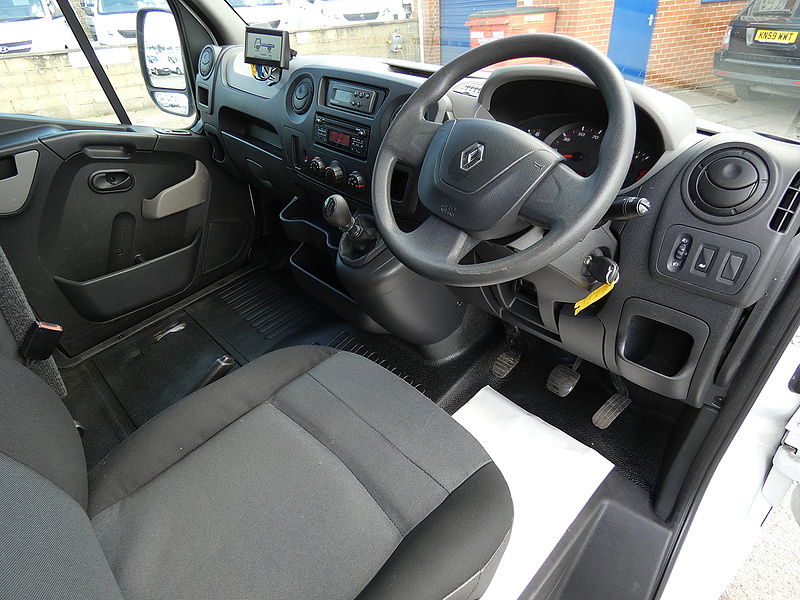 Renault 2015 64 RENAULT MASTER 2.3DCI MWB DUAL COMPARTMENT FREEZER CHILLER THERMO KING