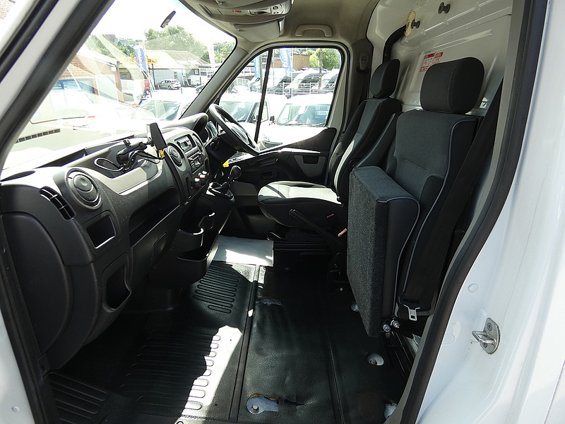 Renault 2015 64 RENAULT MASTER 2.3DCI MWB DUAL COMPARTMENT FREEZER CHILLER THERMO KING