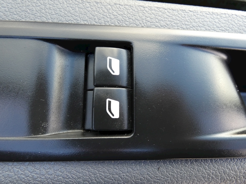 Peugeot 2017 17 PEUGEOT EXPERT 1.6HDI 6 SEAT CREW 2 CAGE DOG VAN EURO 6