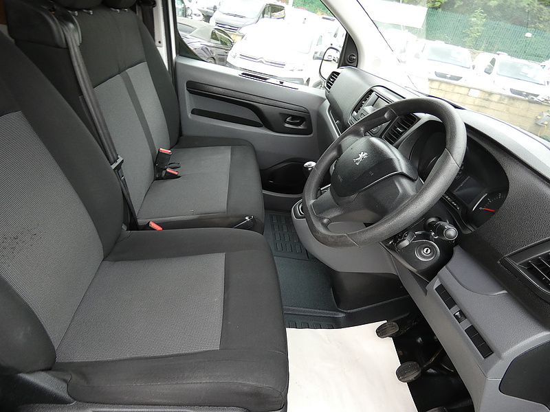 Peugeot 2017 66 PEUGEOT EXPERT 1.6HDI 6 SEAT CREW 2 CAGE DOG VAN EURO 6 116K