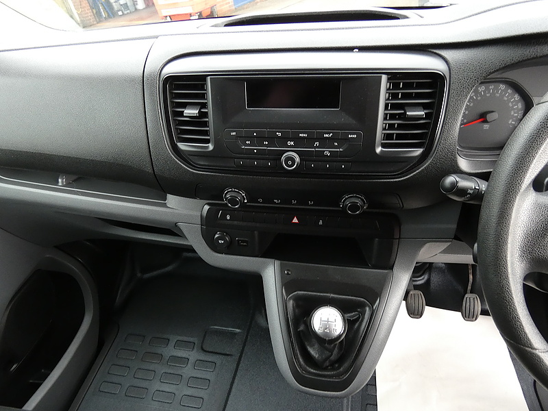 Peugeot 2017 66 PEUGEOT EXPERT 1.6HDI 6 SEAT CREW 2 CAGE DOG VAN EURO 6 116K