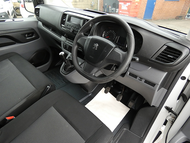 Peugeot 2017 66 PEUGEOT EXPERT 1.6HDI 6 SEAT CREW 2 CAGE DOG VAN EURO 6 116K