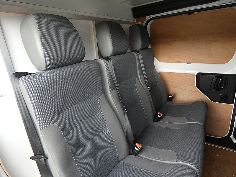 Peugeot 2017 66 PEUGEOT EXPERT 1.6HDI 6 SEAT CREW 2 CAGE DOG VAN EURO 6 116K