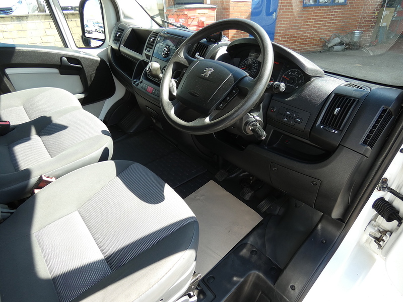 Peugeot 2014 14 PEUGEOT BOXER 2.2HDI 335 DROPSIDE PICKUP 4M BODY