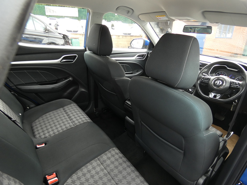 MG 2020 20 MG ZS T-GDI EXCITE SUV 1.0 AUTO LOTS OF SPEC STUNNING