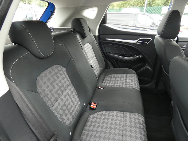 MG 2020 20 MG ZS T-GDI EXCITE SUV 1.0 AUTO LOTS OF SPEC STUNNING