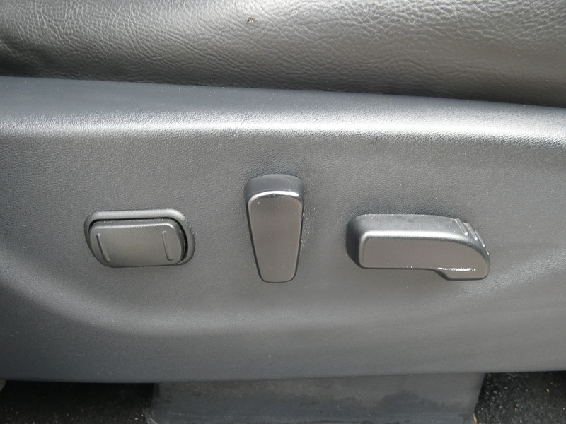 Nissan 2019 19 NISSAN NAVARA 2.3 DCI DOUBLE CAB TEKNA AUTO NO VAT