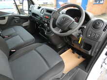 2019 68 RENAULT MASTER L2 MWB 2.3 DCI FREEZER CHILLER VAN NO VAT LOOK