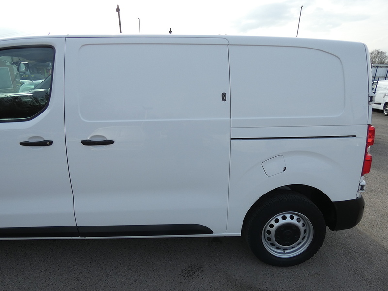 Vauxhall 2019 69 VAUXHALL VIVARO 1.5 TURBO D 2900 EDITION L1H1 ONLY 44K LOOK