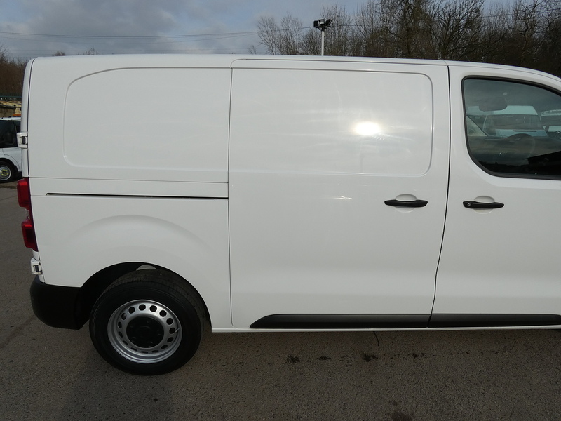Vauxhall 2019 69 VAUXHALL VIVARO 1.5 TURBO D 2900 EDITION L1H1 ONLY 44K LOOK