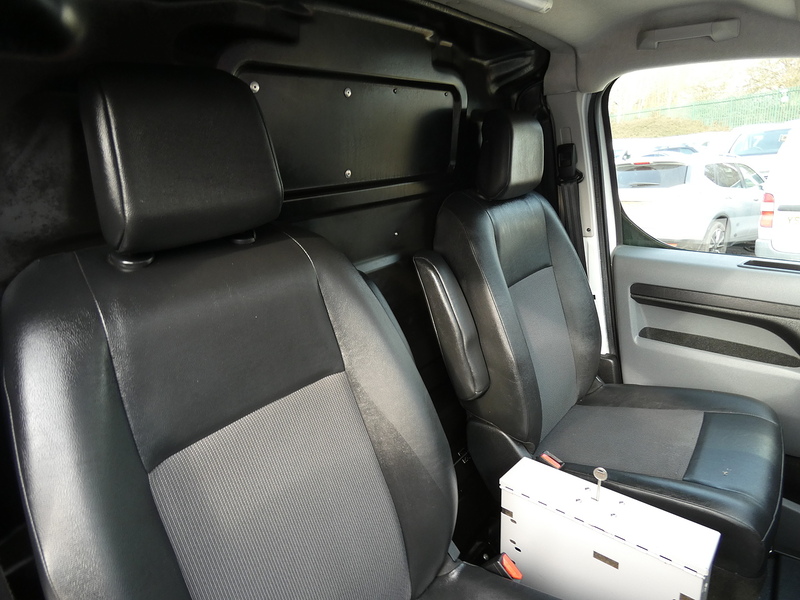 Vauxhall 2019 69 VAUXHALL VIVARO 1.5 TURBO D 2900 EDITION L1H1 ONLY 44K LOOK