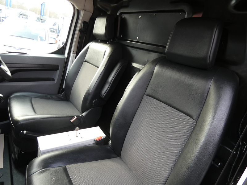 Vauxhall 2019 69 VAUXHALL VIVARO 1.5 TURBO D 2900 EDITION L1H1 ONLY 44K LOOK