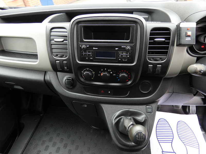 Renault 2017 67 RENAULT TRAFIC 1.6DCI 27 BUSINESS L1H1 MEGA LOW MILES