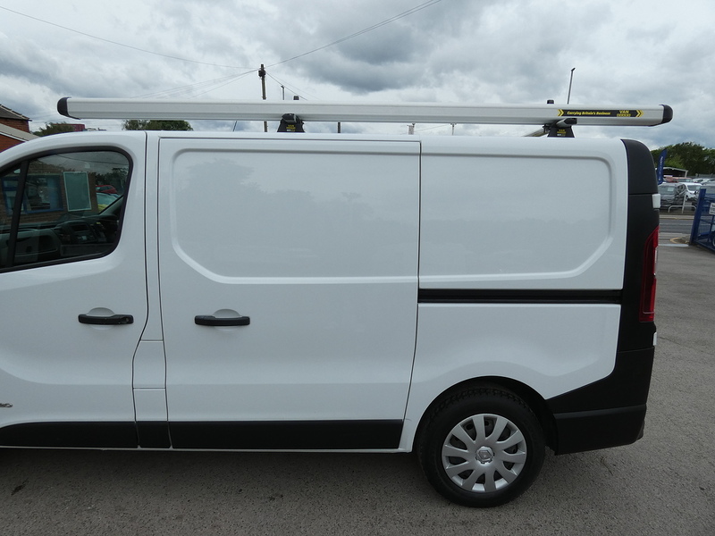 Renault 2017 67 RENAULT TRAFIC 1.6DCI 27 BUSINESS L1H1 MEGA LOW MILES