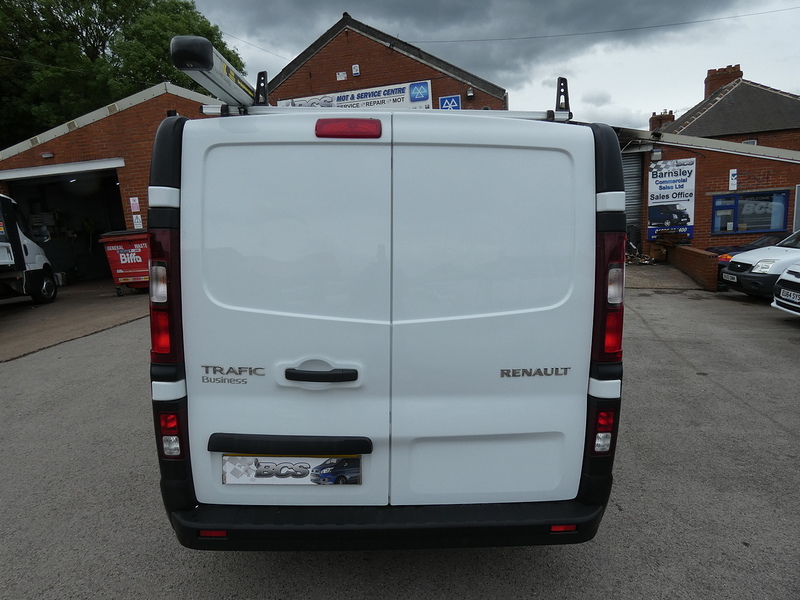 Renault 2017 67 RENAULT TRAFIC 1.6DCI 27 BUSINESS L1H1 MEGA LOW MILES