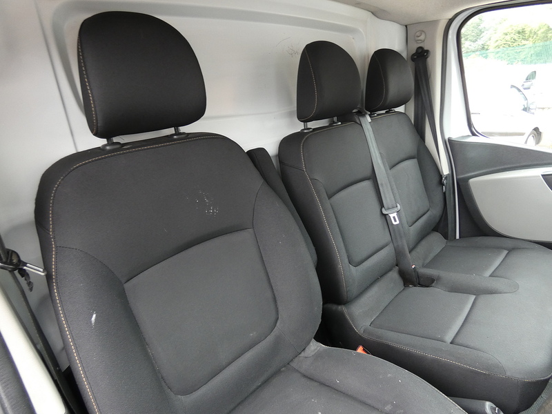 Renault 2017 67 RENAULT TRAFIC 1.6DCI 27 BUSINESS L1H1 MEGA LOW MILES