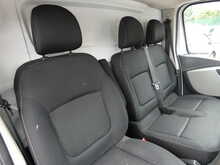 2017 67 RENAULT TRAFIC 1.6DCI 27 BUSINESS L1H1 MEGA LOW MILES