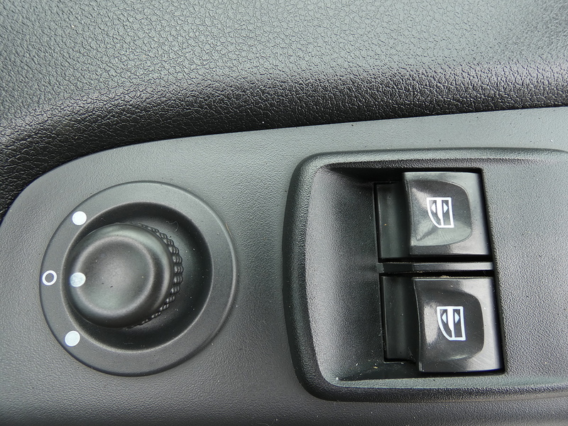 Renault 2017 67 RENAULT TRAFIC 1.6DCI 27 BUSINESS L1H1 MEGA LOW MILES