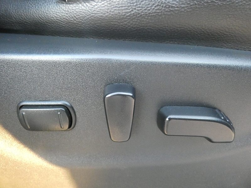 Nissan 2019 68 NISSAN NAVARA 2.3 DCI AUTO TEKNA DOUBLE CAB PICKUP NO VAT