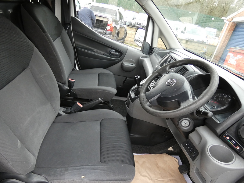 Nissan 2015 64 NISSAN NV200 1.5DCI ACENTA PANEL VAN FULL HISTORY