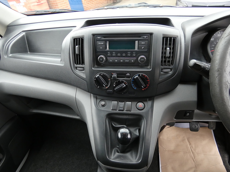 Nissan 2015 64 NISSAN NV200 1.5DCI ACENTA PANEL VAN FULL HISTORY
