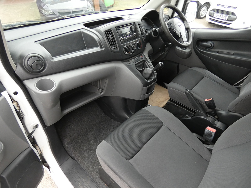 Nissan 2015 64 NISSAN NV200 1.5DCI ACENTA PANEL VAN FULL HISTORY