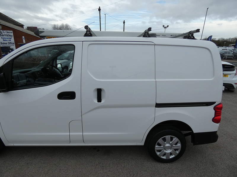 Nissan 2015 64 NISSAN NV200 1.5DCI ACENTA PANEL VAN FULL HISTORY