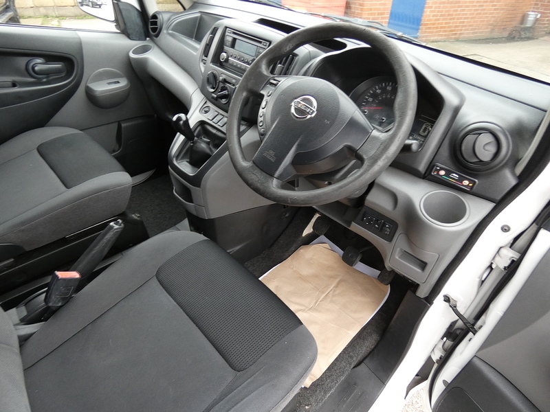 Nissan 2015 64 NISSAN NV200 1.5DCI ACENTA PANEL VAN FULL HISTORY