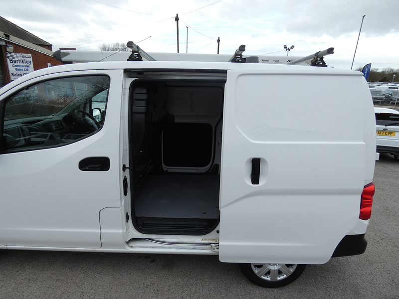 Nissan 2015 64 NISSAN NV200 1.5DCI ACENTA PANEL VAN FULL HISTORY