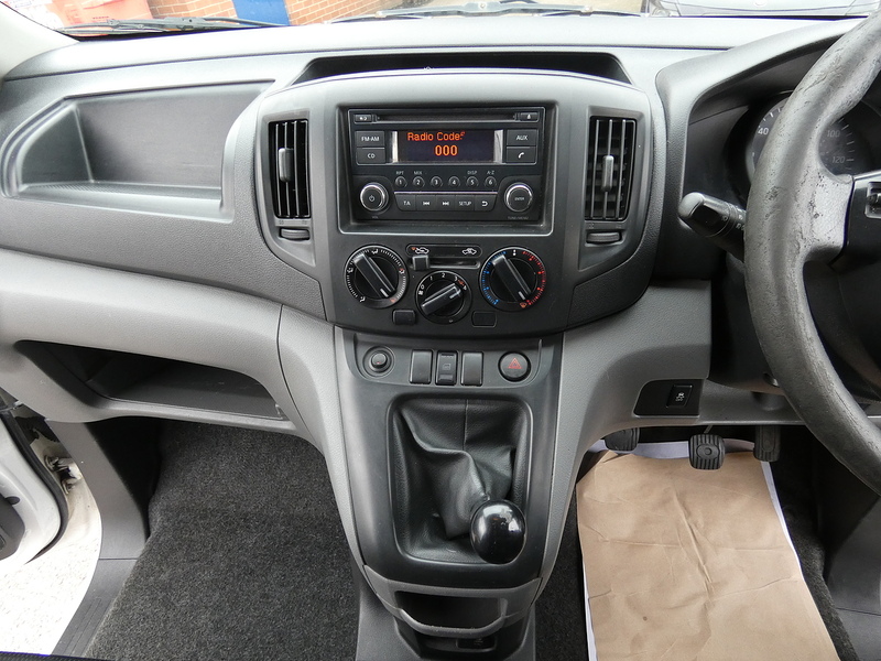 Nissan 2015 64 NISSAN NV200 1.5DCI ACENTA PANEL VAN FULL HISTORY