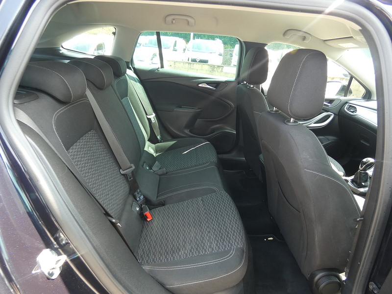 Vauxhall 2017 67 VAUXHALL ASTRA 1.6CDTI ECOTEC BLUE TECH LINE NAV ESTATE MANUAL 110PS