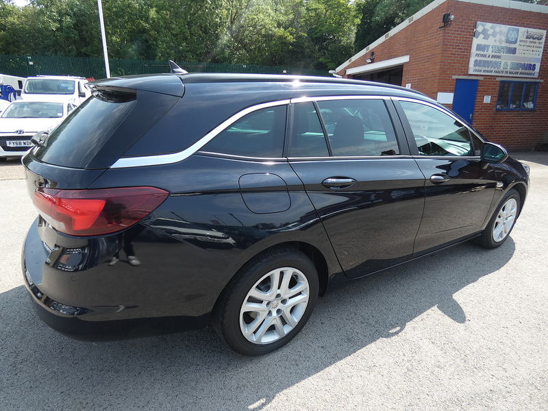 Vauxhall 2017 67 VAUXHALL ASTRA 1.6CDTI ECOTEC BLUE TECH LINE NAV ESTATE MANUAL 110PS