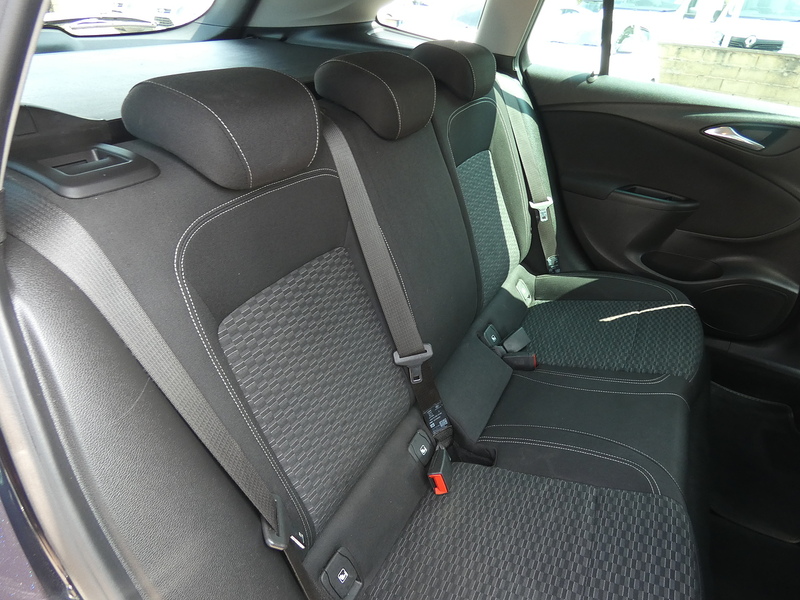 Vauxhall 2017 67 VAUXHALL ASTRA 1.6CDTI ECOTEC BLUE TECH LINE NAV ESTATE MANUAL 110PS