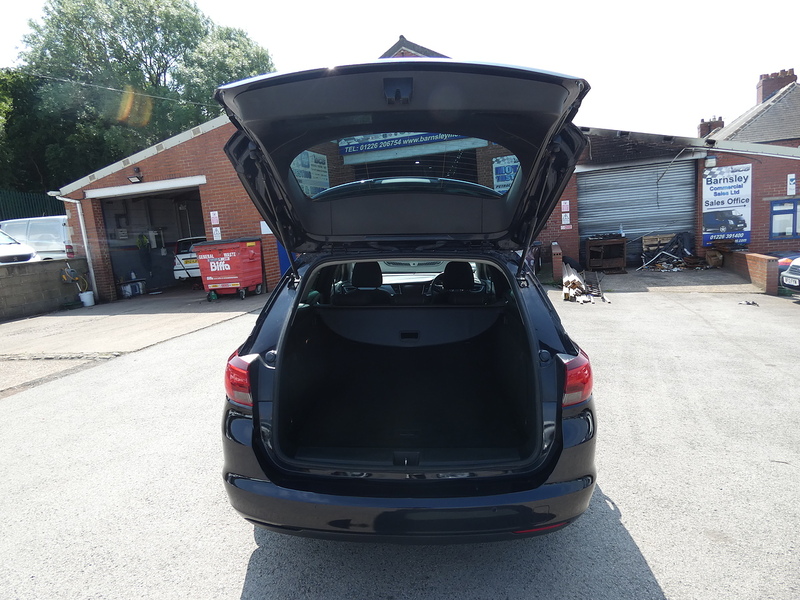 Vauxhall 2017 67 VAUXHALL ASTRA 1.6CDTI ECOTEC BLUE TECH LINE NAV ESTATE MANUAL 110PS