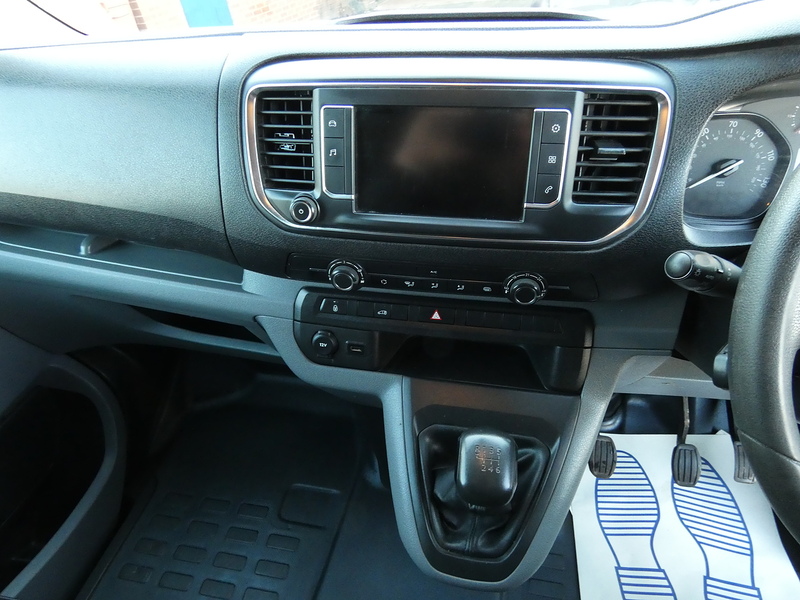 Vauxhall 2020 70 VAUXHALL VIVARO 1.5 TURBO D 2900 DYNAMIC LWB ONLY 65K