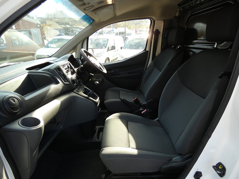 Nissan 2015 64 NISSAN NV200 1.5DCI ACENTA PANEL VAN NICE VAN