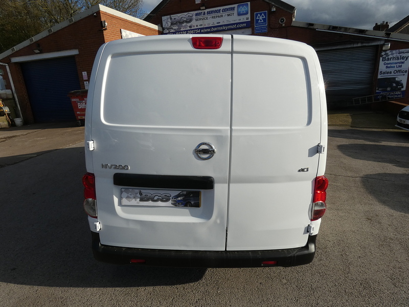 Nissan 2015 64 NISSAN NV200 1.5DCI ACENTA PANEL VAN NICE VAN