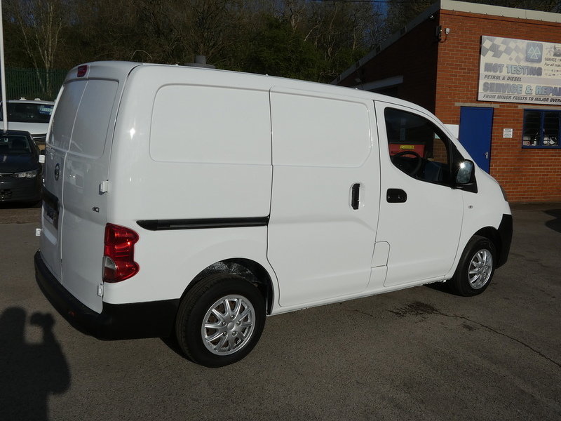 Nissan 2015 64 NISSAN NV200 1.5DCI ACENTA PANEL VAN NICE VAN